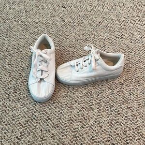 White Nomad Platform Chunky Fashion Sneakers. Y2K. 4.5 Youth or Ladies 6